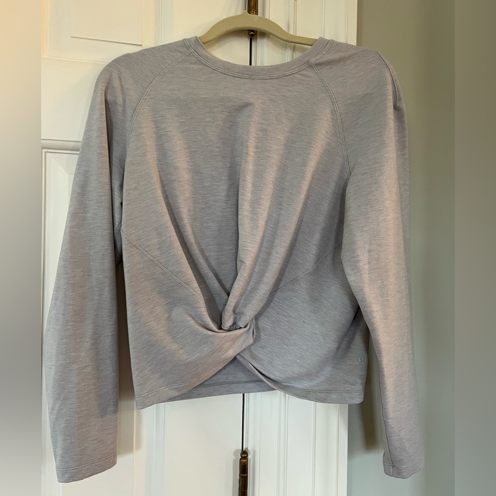 Lululemon size 6 Heather gray sweatshirt